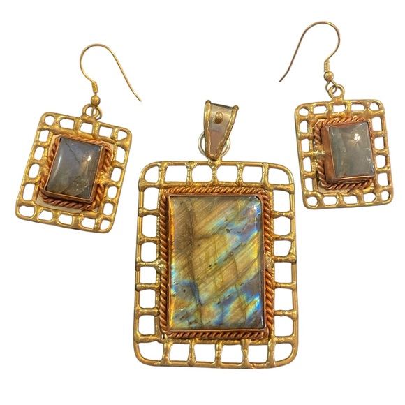 Labradorite Stone & Gold Tone Pendant & Earrings India Jewelry Set